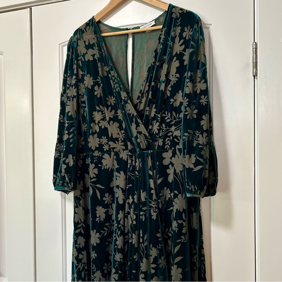 Calvin Klein Plus Size Velvet Burnout Midi Dress 18W - Picture 6 of 13